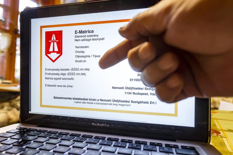 Előrelátó autósoknak: már kapható a 2019-es éves e-matrica