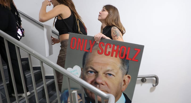 Olaf Scholznak a Tel-Aviv-i német követség óvóhelyén kellett átvészelnie egy légiriadót