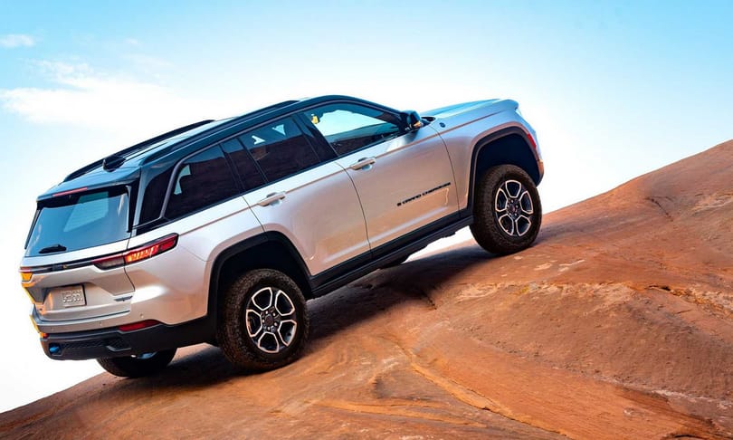 Zöld rendszám és 375 lóerő: itt az új Jeep Grand Cherokee
