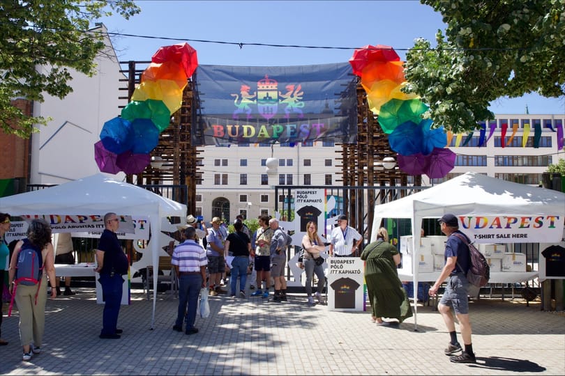 Orbán és Magyar is posztolt már a Pride-ról, tucatnyi szélsőjobbos rendezvényével indult a nap – élő közvetítés a büszkeség napjáról