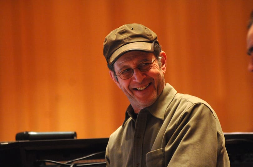 A mai kortárs zene egyik legmeghatározóbb alakja, Steve Reich 75 éves