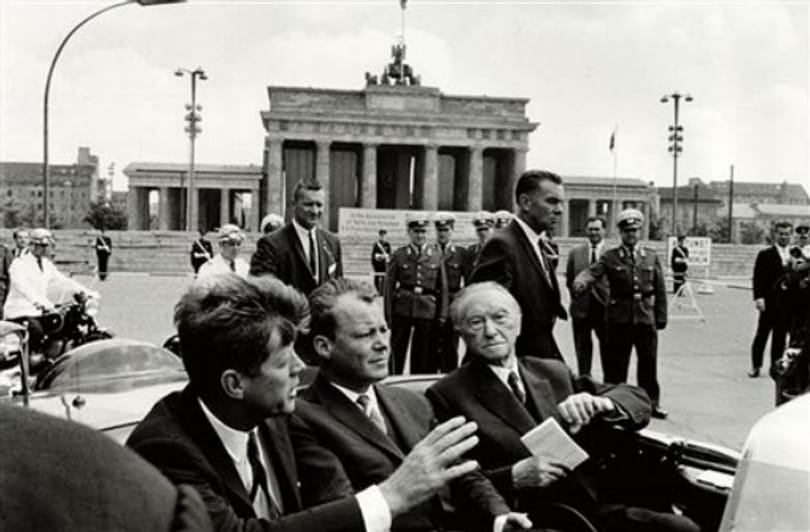 Alantas eszközökkel is politizált a volt német kancellár