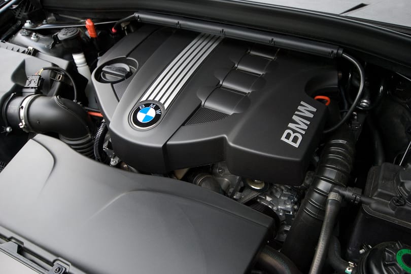 Tolatóradar: Komoly tűzveszély miatt 1,6 millió BMW-t kell szervizbe vinni