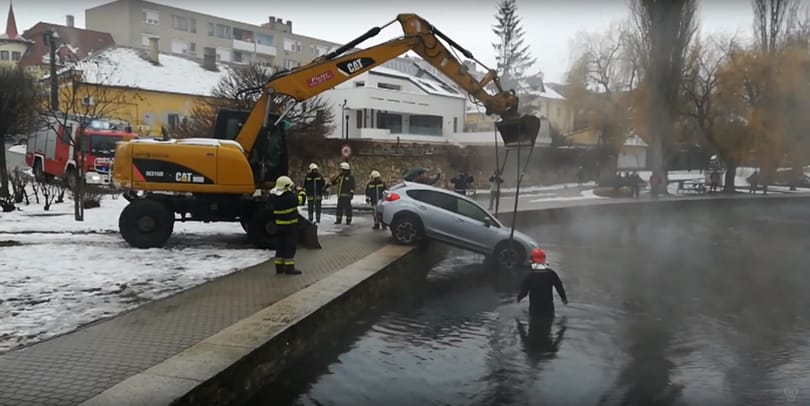 Vicceskedett a GPS: a tóban kötött ki egy terepjárós Tapolcán