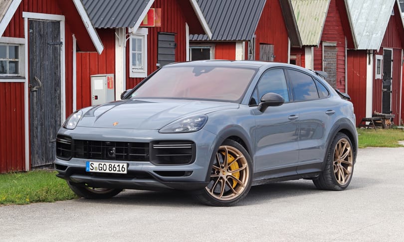 Lamborghinit eszik reggelire: teszten a Porsche Cayenne Turbo GT
