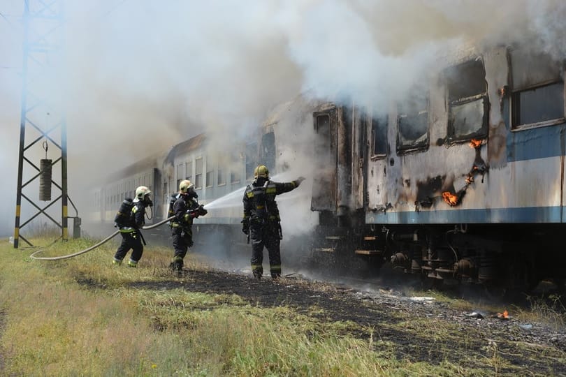 Fotók jöttek a Debrecenben szénné égett vonatról