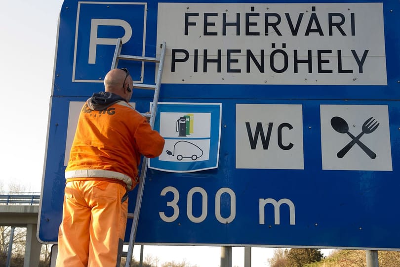 Siófoktól Székesfehérvárig szinte csak lépésben lehet haladni az M7-esen