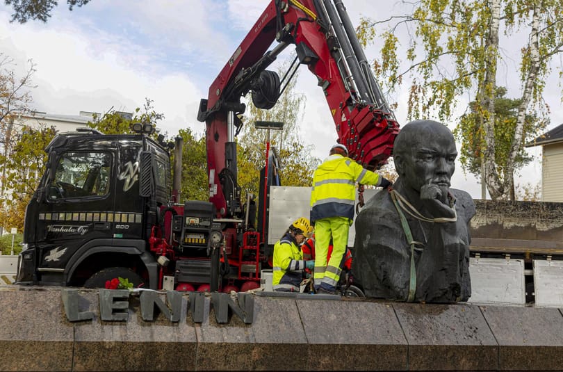 Elbontották az utolsó köztéri Lenin-szobrot Finnországban