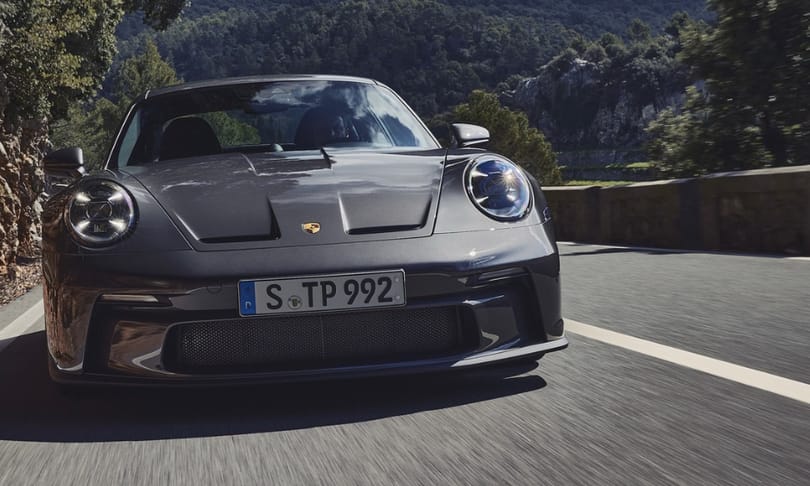 Itt a legújabb Porsche, ami egy igazi báránybőrbe bújt farkas