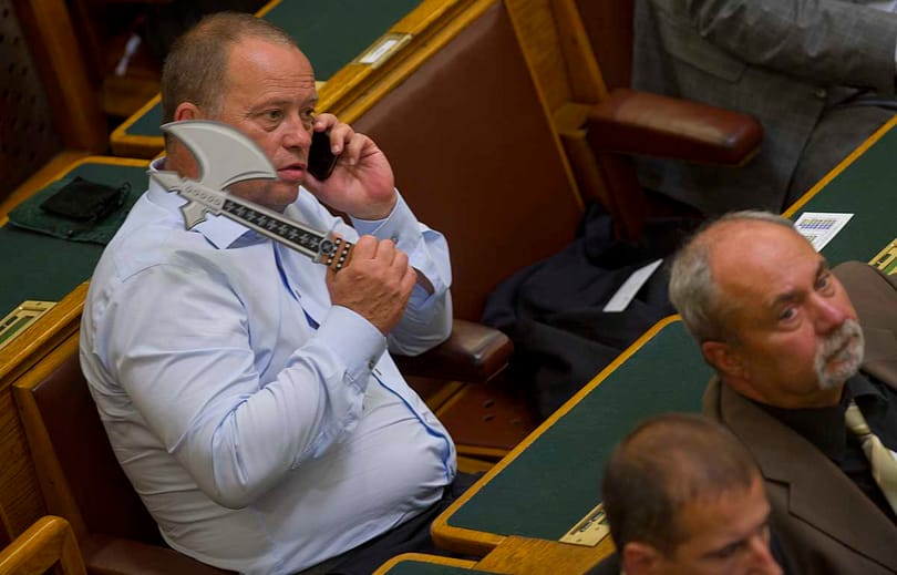 Szanyi nem fizette be a büntetését