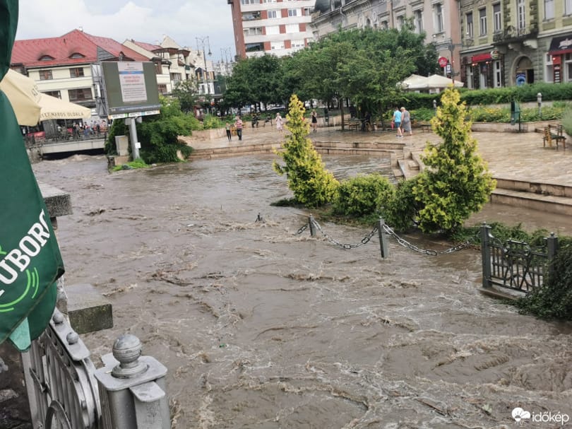 Akkora eső volt Miskolcon, hogy kiöntött a Szinva patak