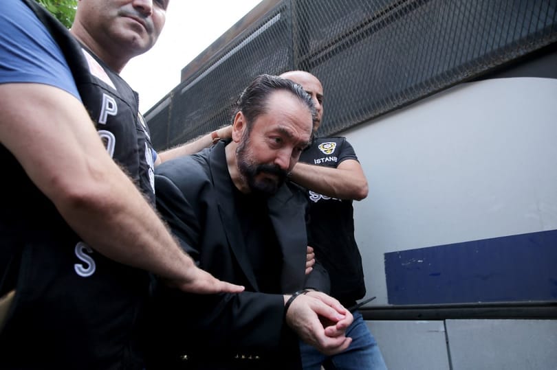 8658 éves börtönbüntetést kapott egy tévés prédikátor Törökországban