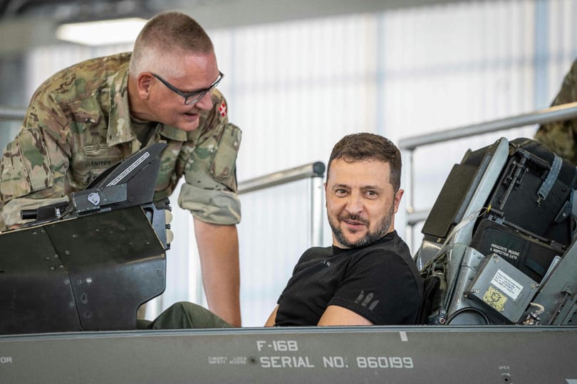 Megérkeztek az első F-16-osok Ukrajnába