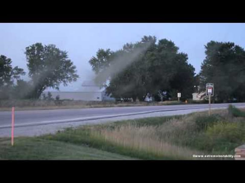 Videó: óriási rovarfelhők lepték el a Missouri folyó környékét
