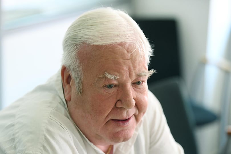Gálvölgyi 75 – Hivatásos rajongó: színházról szubjektíven Gálvölgyi Jánossal, 11. rész: Temetni jöttek, vagy kitüntetni?