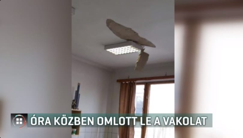 Óra közben szakadt le a vakolat egy gödi iskolában