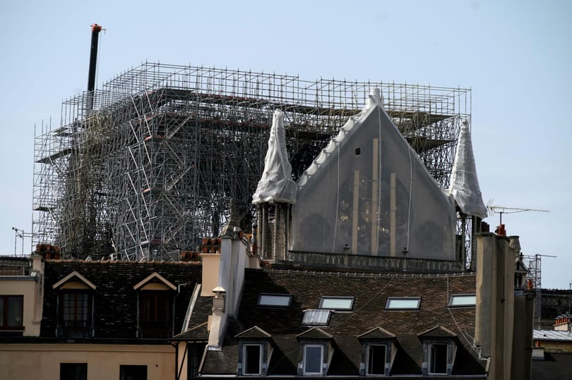 Felnyitották a Notre Dame alatt talált két ólomkoporsót, kiderült, kiket rejtenek