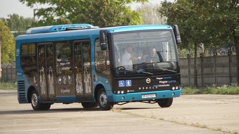 Villanybuszosításba kezdene a kormány, nem tudni, miből