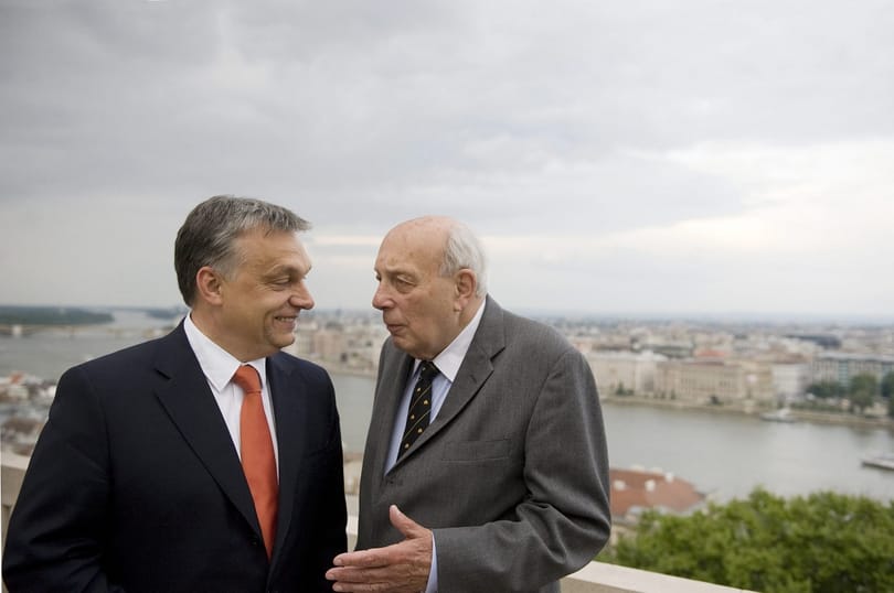 Az elhunyt John Lukacsot méltatta Orbán
