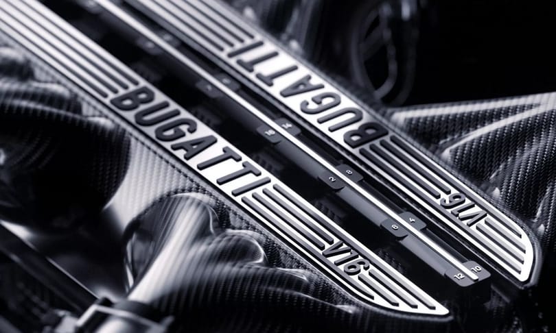 Meglepőt húzott a Bugatti, turbó nélkül támad a vadonatúj 16 hengeres motorja