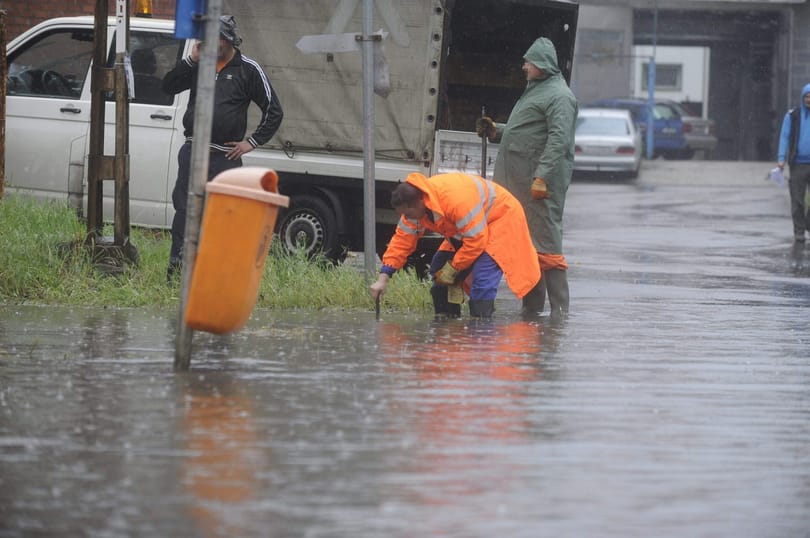 Szombattól jön a kellemetlen idő, zuhan a hőmérséklet