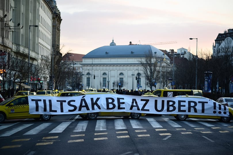 NFM: márciustól a rendszámot is levehetik az uberesekről