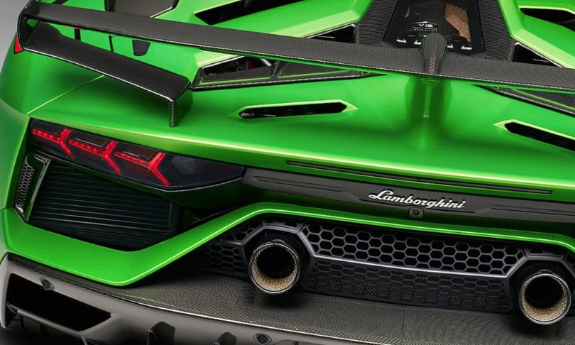 Íme a turbó és hibrid hajtás nélküli legújabb V12-es Lamborghini