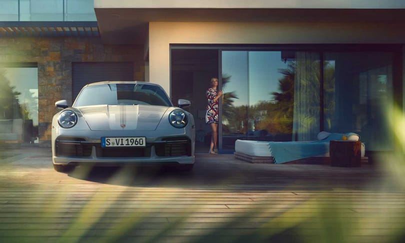 Vissza a jövőbe: kéziváltó és 550 lóerő a legújabb Porsche 911-ben