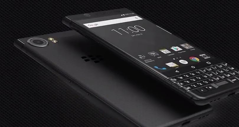 Több RAM, nagyobb tárhely: jön a felturbózott, fizikai billentyűzetes androidos telefon