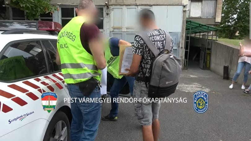 10-12 éves lányoktól kért pornót, elkapták a pusztaszeri pedofilt