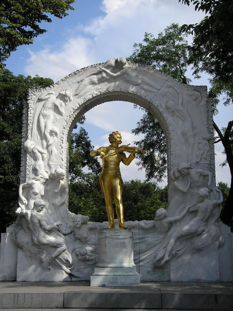 Vásár és bálok Strauss városában 