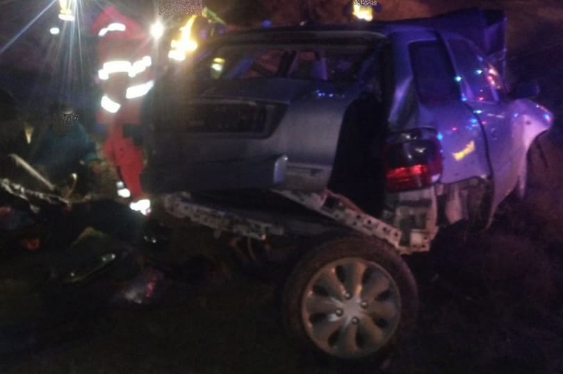 Felborult és ripityára tört egy embercsempész-kocsi az M1-esen