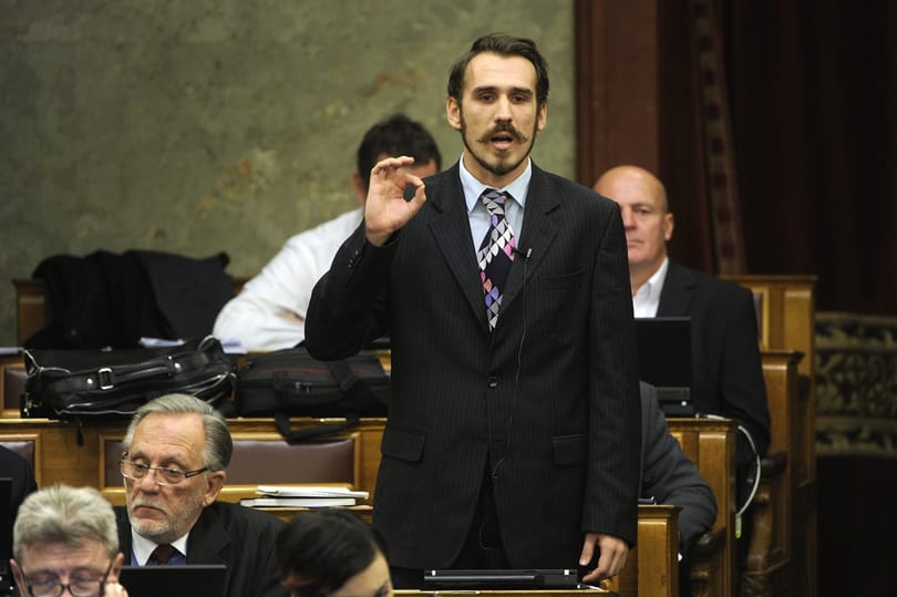 Kell-e gondoskodnunk a külföldön munkát vállalókról?