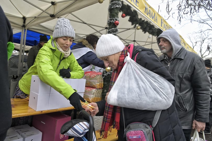Hatalmas tömeg gyűlt össze a népligeti krisnás ételosztásra – fotók