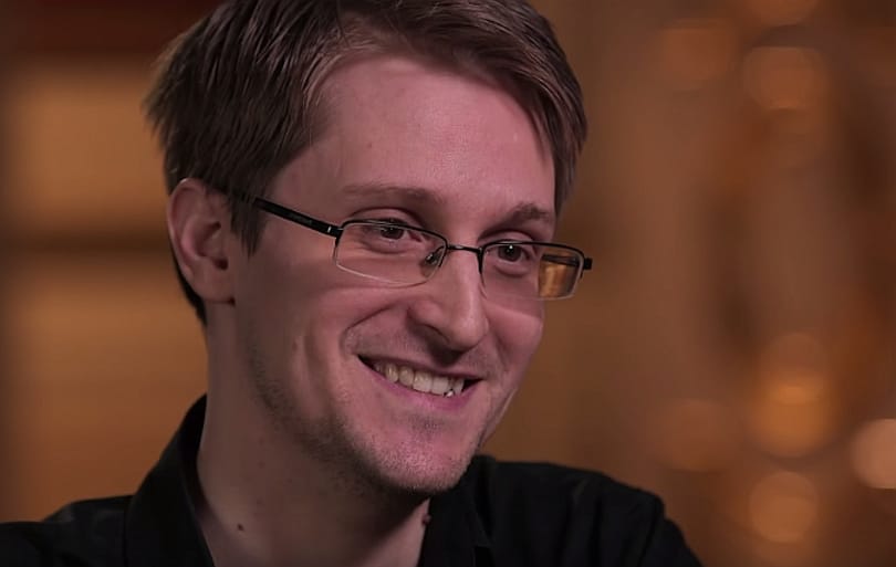 Edward Snowden elmondta az igazságot az ufókról, a chemtrailről és a Holdra szállásról is