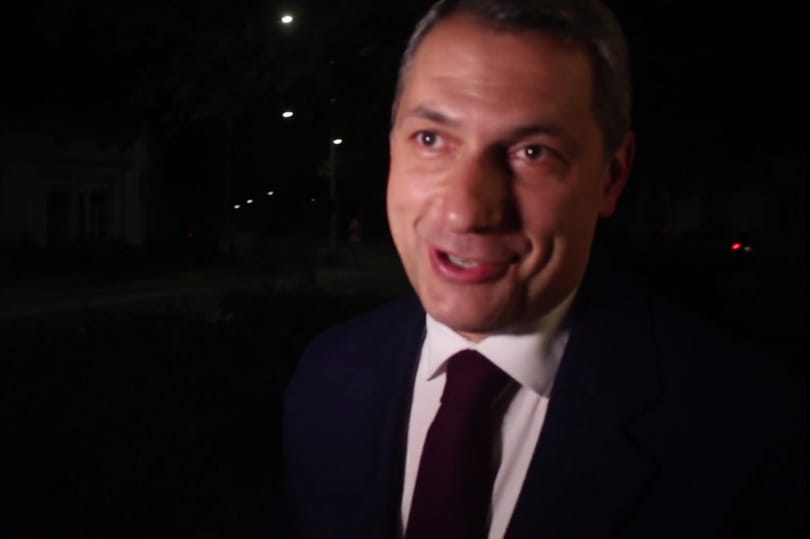Reagált a szakértő a cigibiztossá lett Lázár János nagy tervére