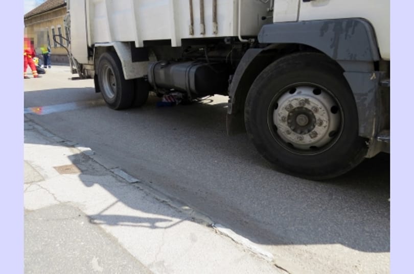 Teherautó gázolt halálra egy bicikliző nőt Kecskeméten – fotók