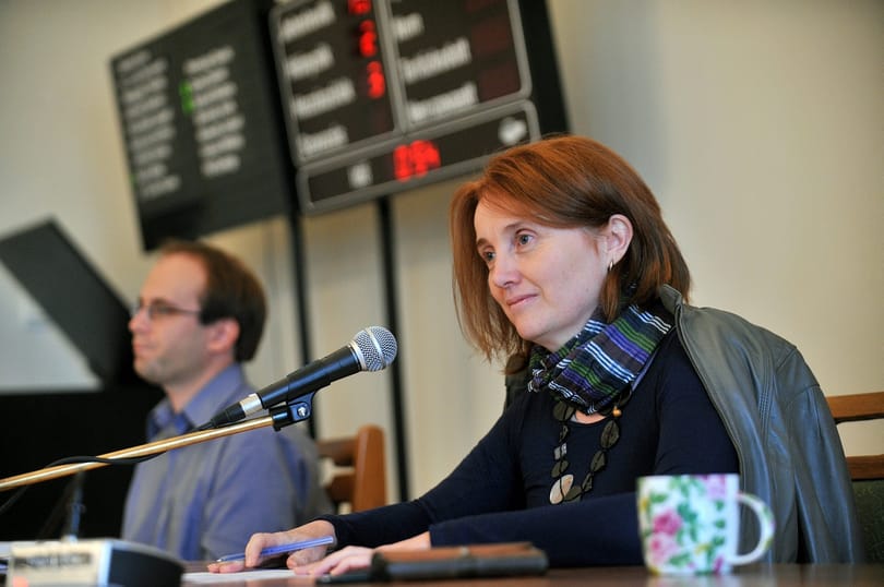 Tétényi csődöt kockáztató trükkel törné meg fideszes ellenfeleit