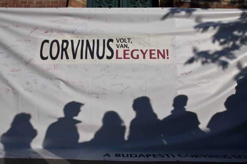 Meghátrált a Corvinus vezetősége: lefújták az éjszakai hallgatói vitát