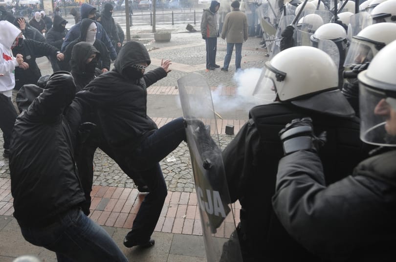Varsói zavargások: szabadon engedték a magyar állampolgárt