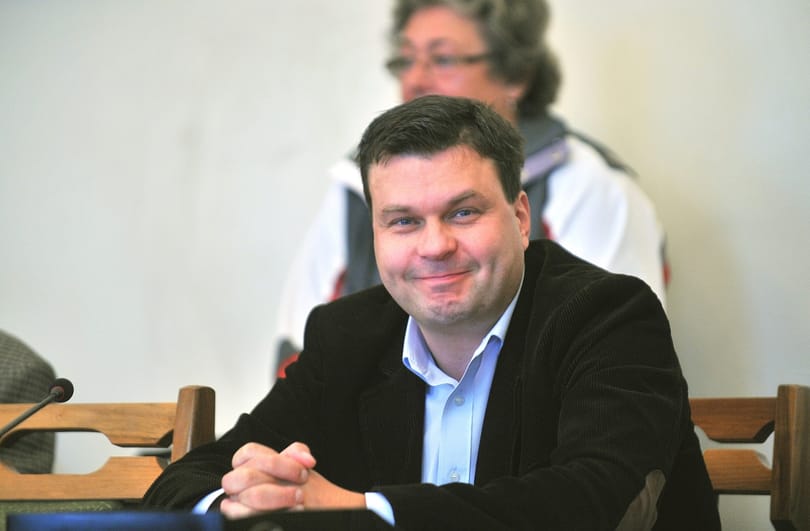 A Fidesz saját előterjesztése elől is elmenekült Esztergomban