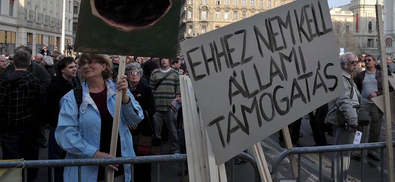 Millió trükkje van a kormánynak a pénzszerzésre, de jóléti célokra nemigen költ