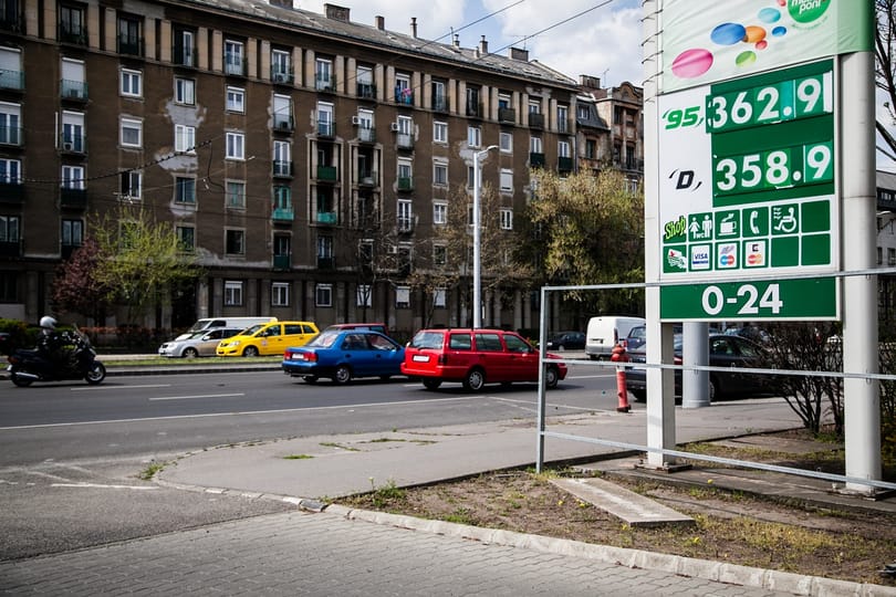 Jóval olcsóbb mától az üzemanyag