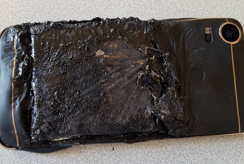 Hát tényleg veszélyes üzem? Újabb androidos telefon robbant fel
