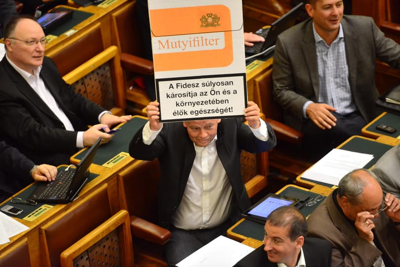 Loptok, csaltok, menekültök