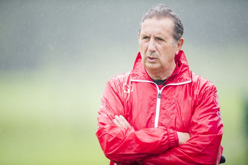 Leekens nem foglalkozik a negatív kritikákkal, inkább tovább kísérletezik