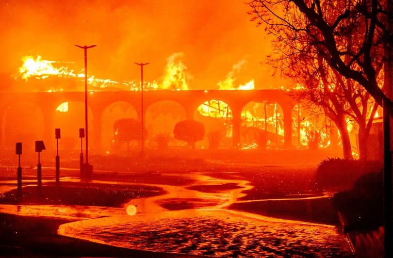 Pokoli tűzvész tombol a Los Angeles-i földi paradicsomban – fotók