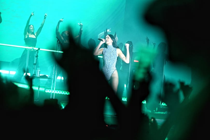 Mutatjuk a legjobb képeket Dua Lipa szerdai bulijáról