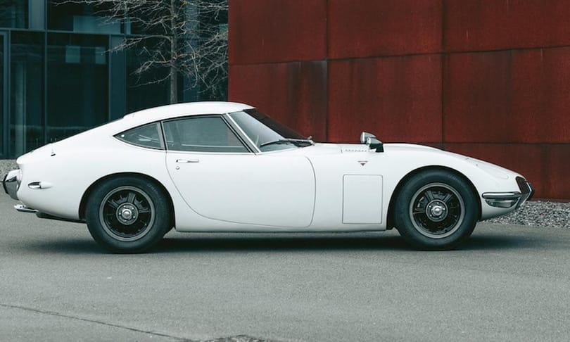 Az első japán szupersportautó: új gazdára vár egy 56 éves Toyota 2000GT