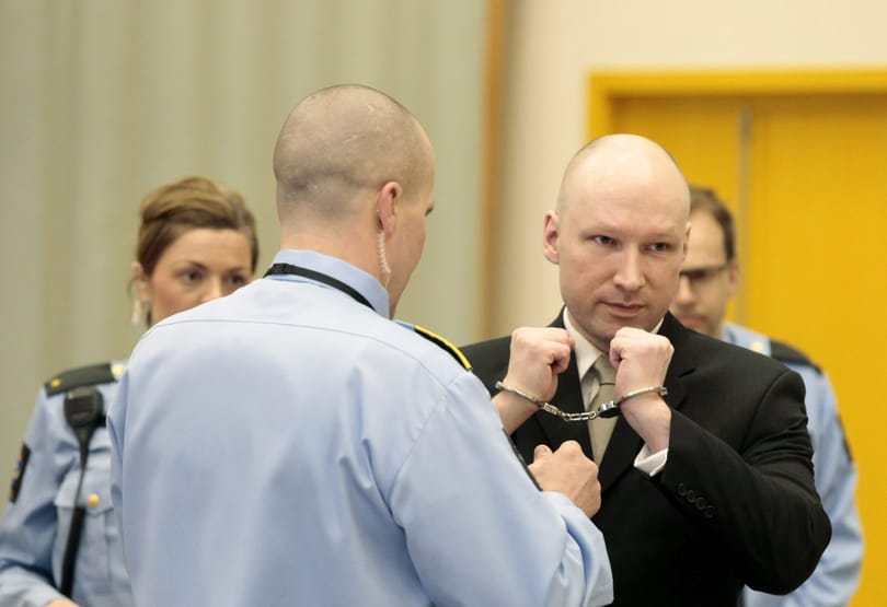 Elvesztette a pert Anders Breivik, magánzárkában marad a norvég tömeggyilkos
